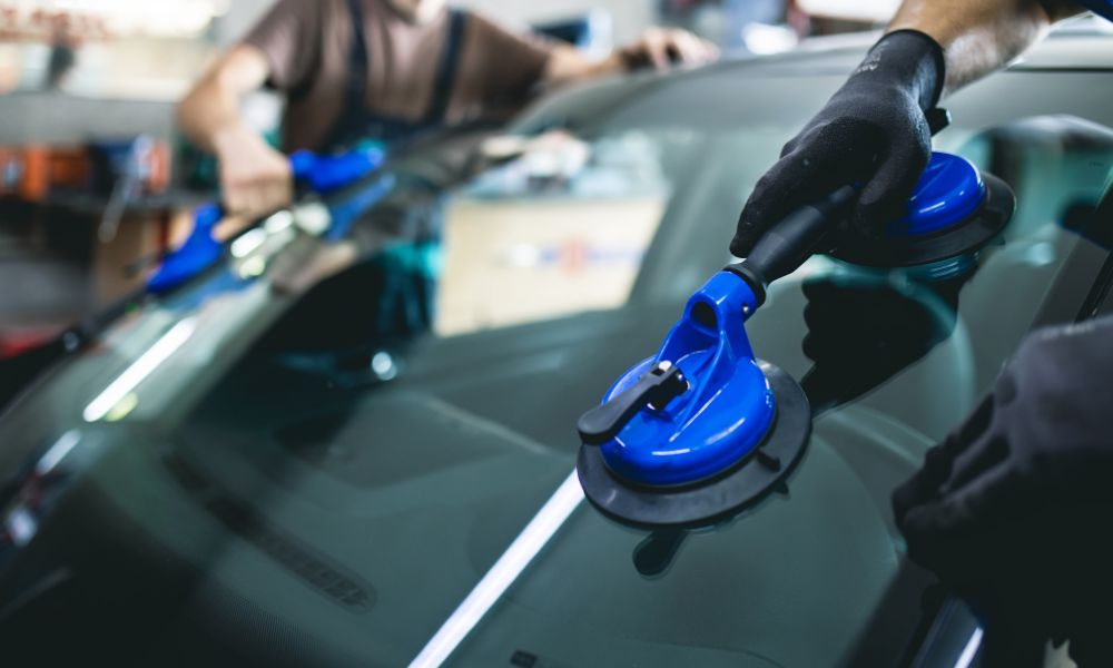 Auto Glass Replacement vs. Repair: Which Do You Need?